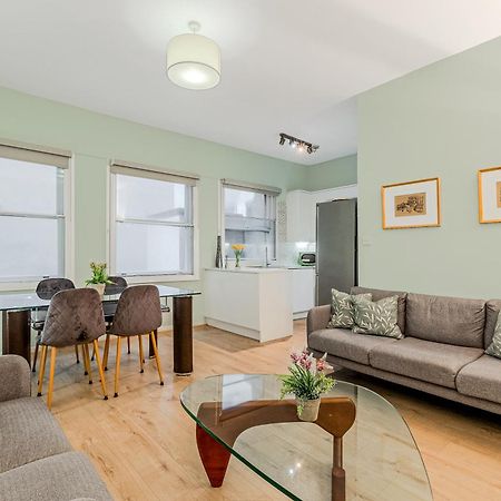 Stunning Central 2Br Flat Btw Soho & Covent Garden ลอนดอน ภายนอก รูปภาพ