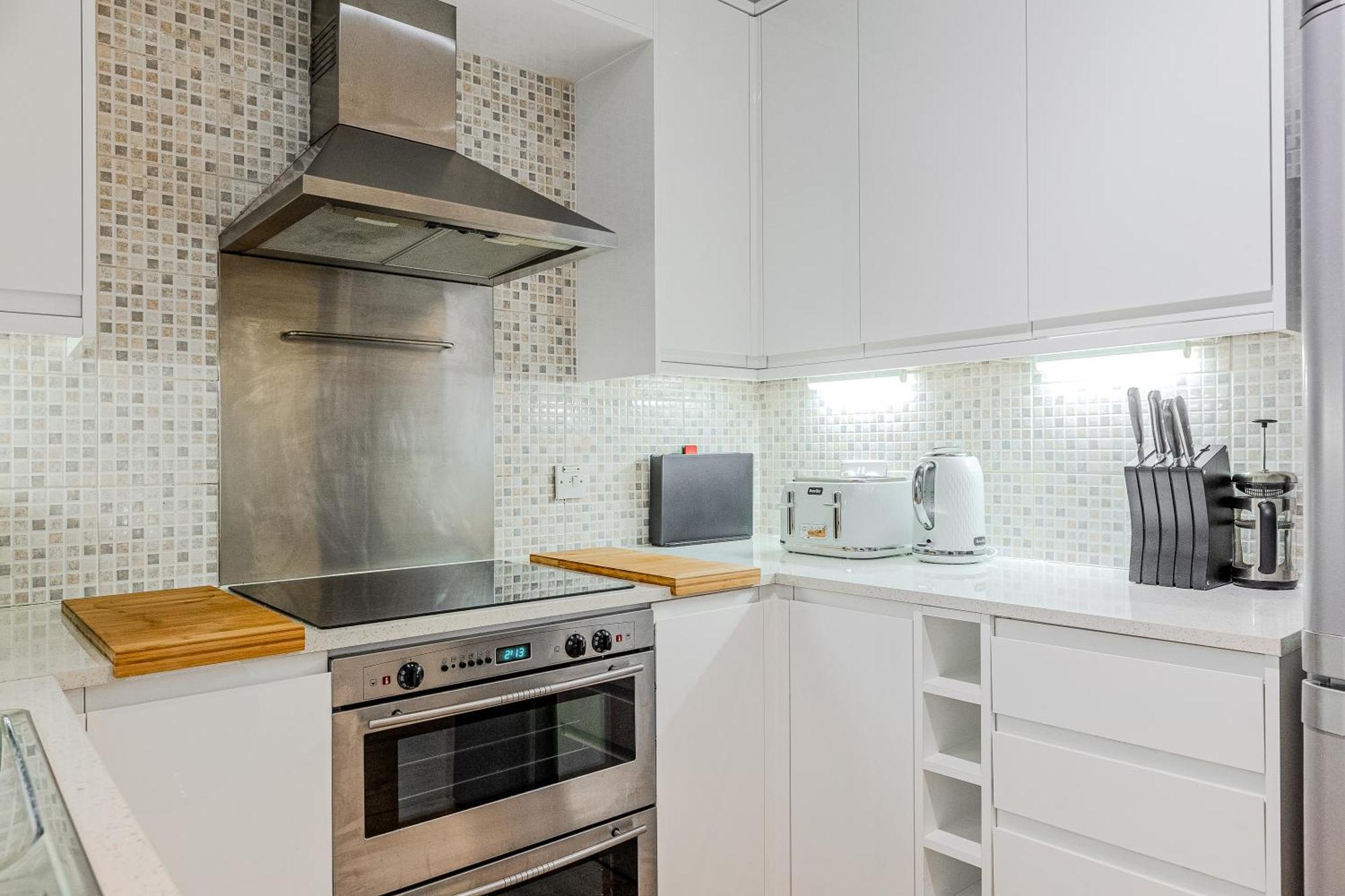 Stunning Central 2Br Flat Btw Soho & Covent Garden ลอนดอน ภายนอก รูปภาพ