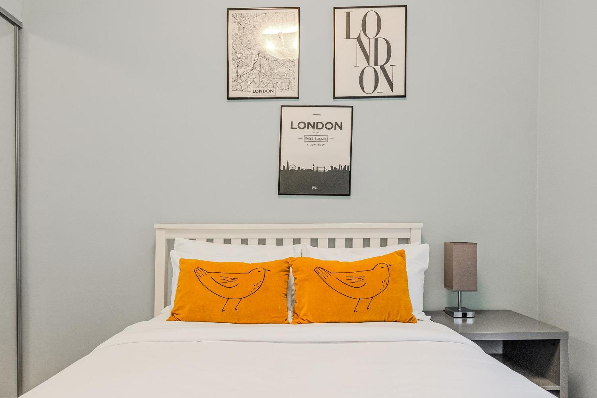 Stunning Central 2Br Flat Btw Soho & Covent Garden ลอนดอน ภายนอก รูปภาพ