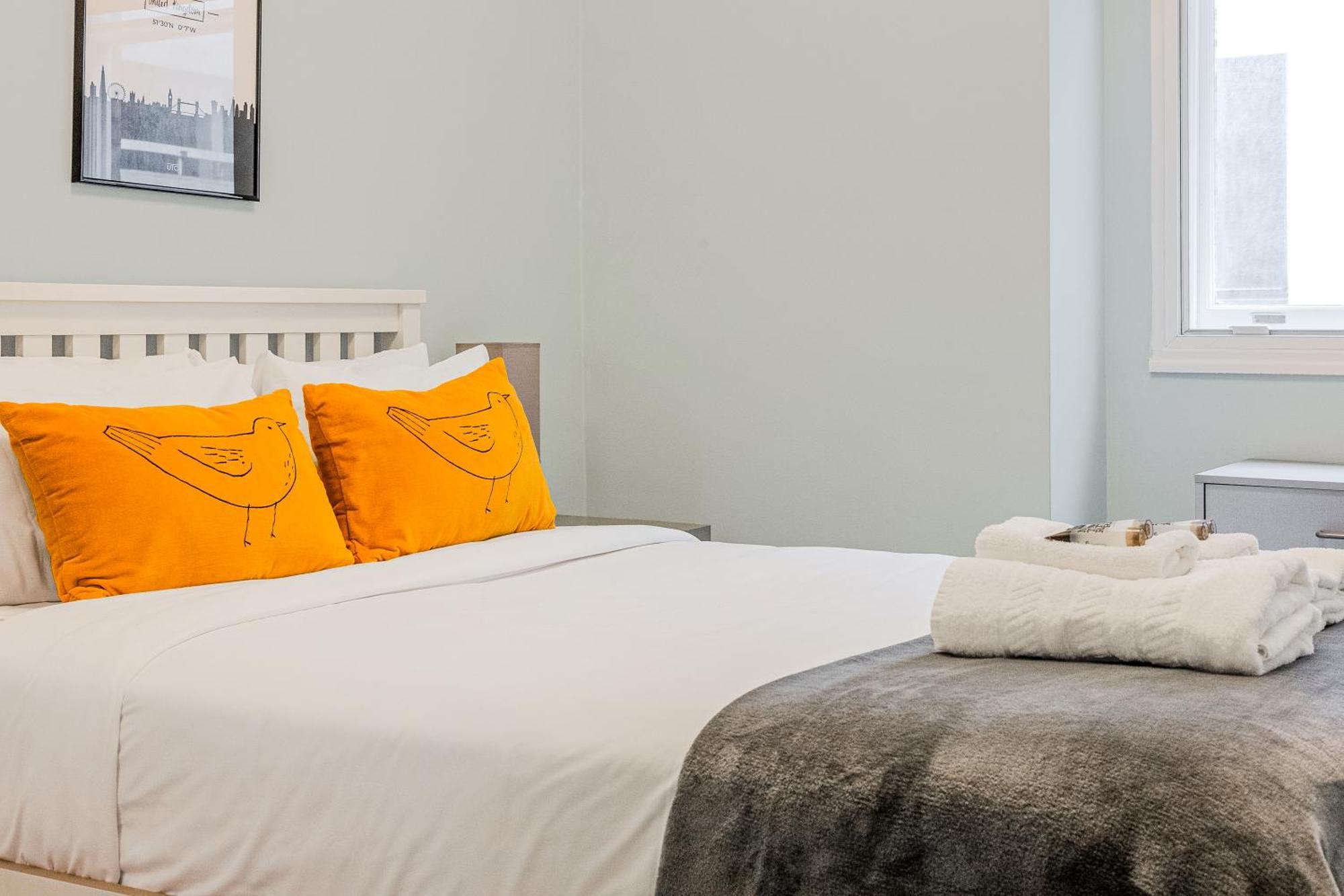 Stunning Central 2Br Flat Btw Soho & Covent Garden ลอนดอน ภายนอก รูปภาพ